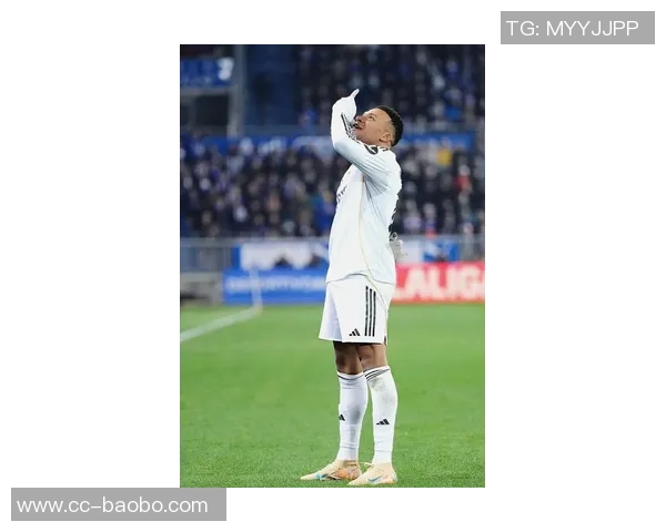 姆巴佩抵达皇马基地进行检查能否出战阿拉维斯成焦点